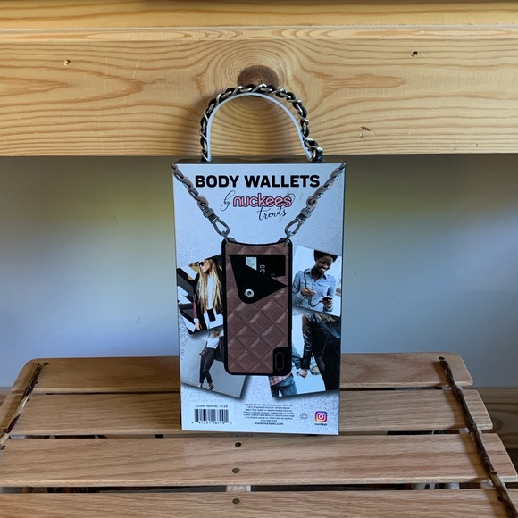 Nuckees trend NWT body phone wallet for iPhone XR - Picture 2 of 4